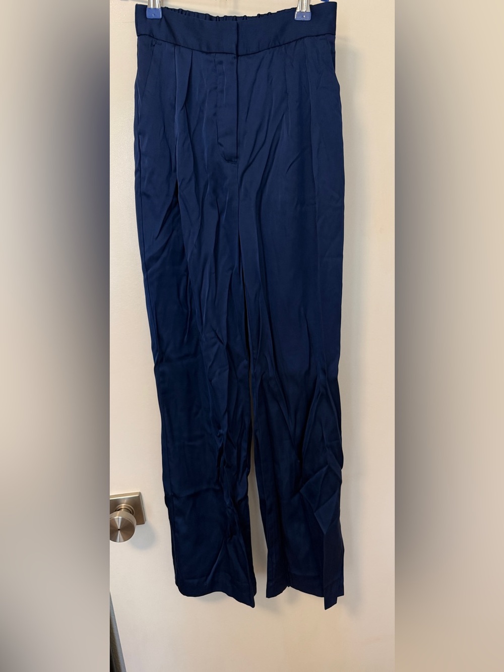 Abercrombie & Fitch navy satin dress pants sz XXS Short
